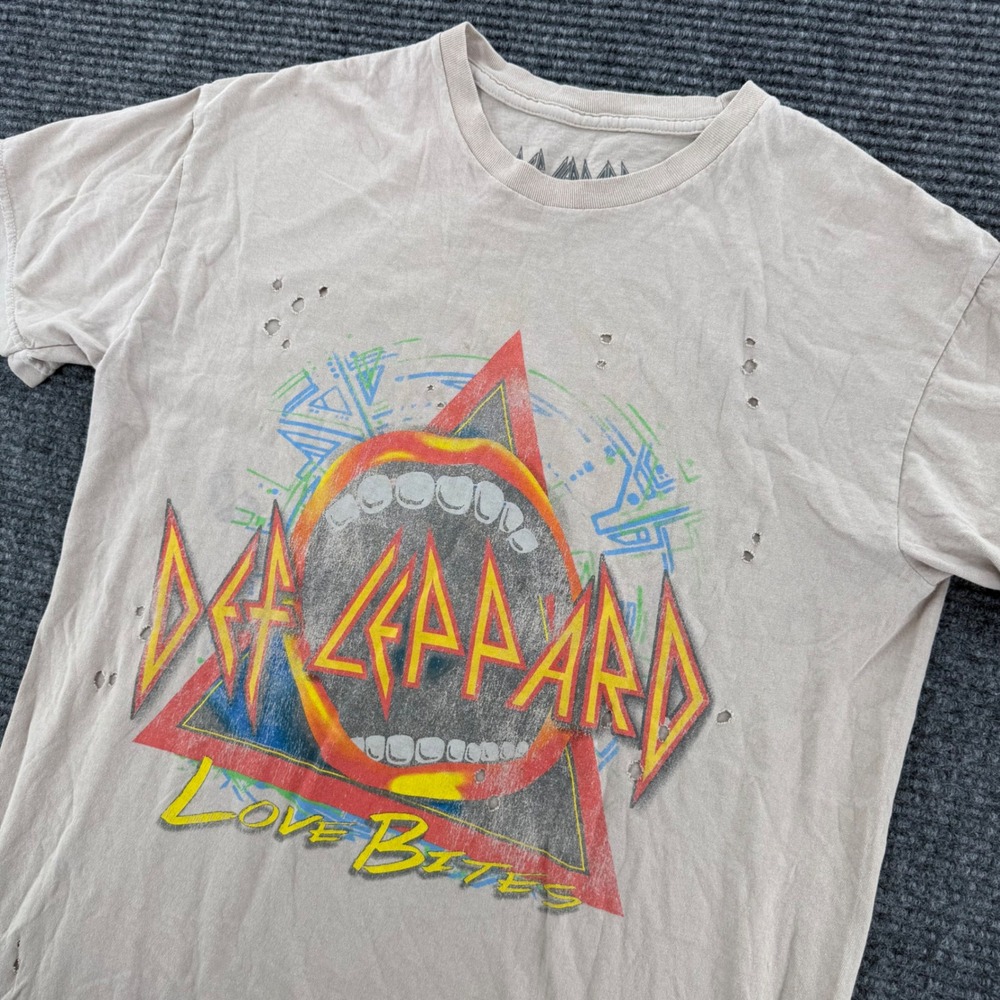 Def Leppard Love Bites Graphic T-Shirt Tan Distressed Goodie Two Sleeves S/M